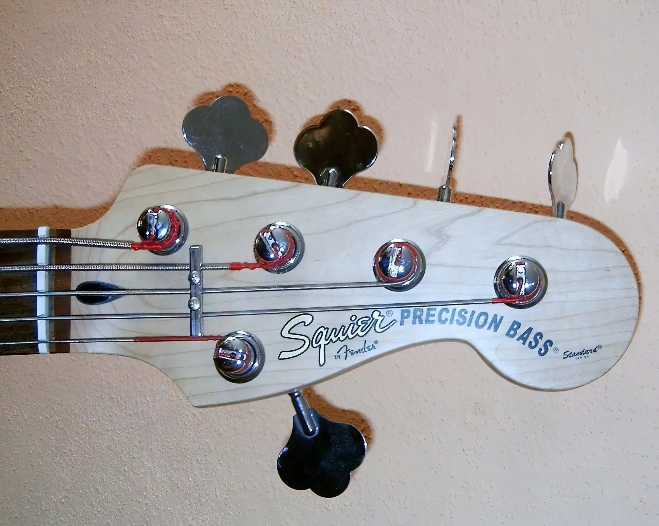 Główka Squierka gitara squier precision bass