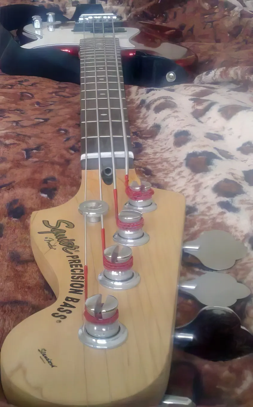 gitara squier precision bass s