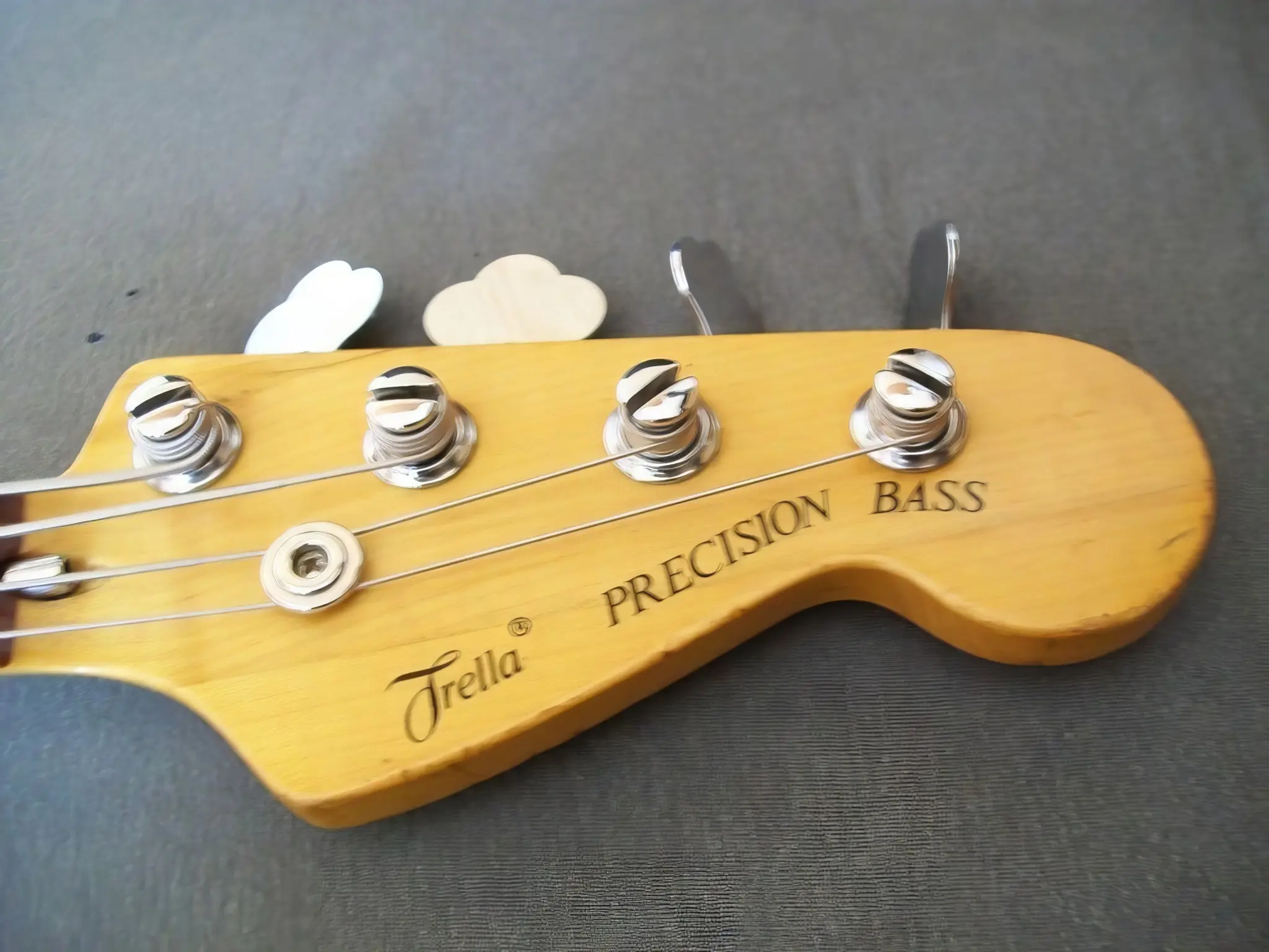 gitara trella precision bas