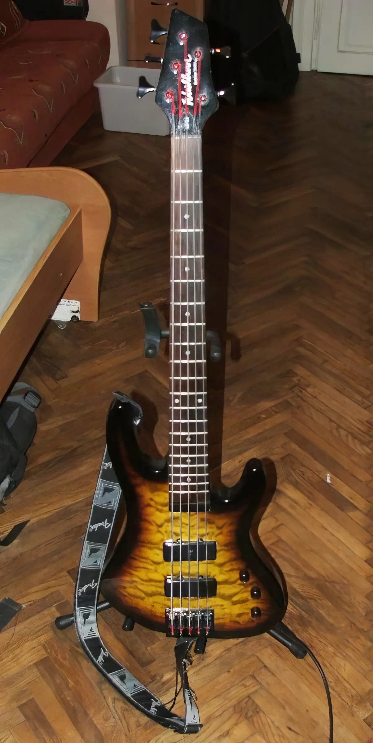 gitara washburn xb125
