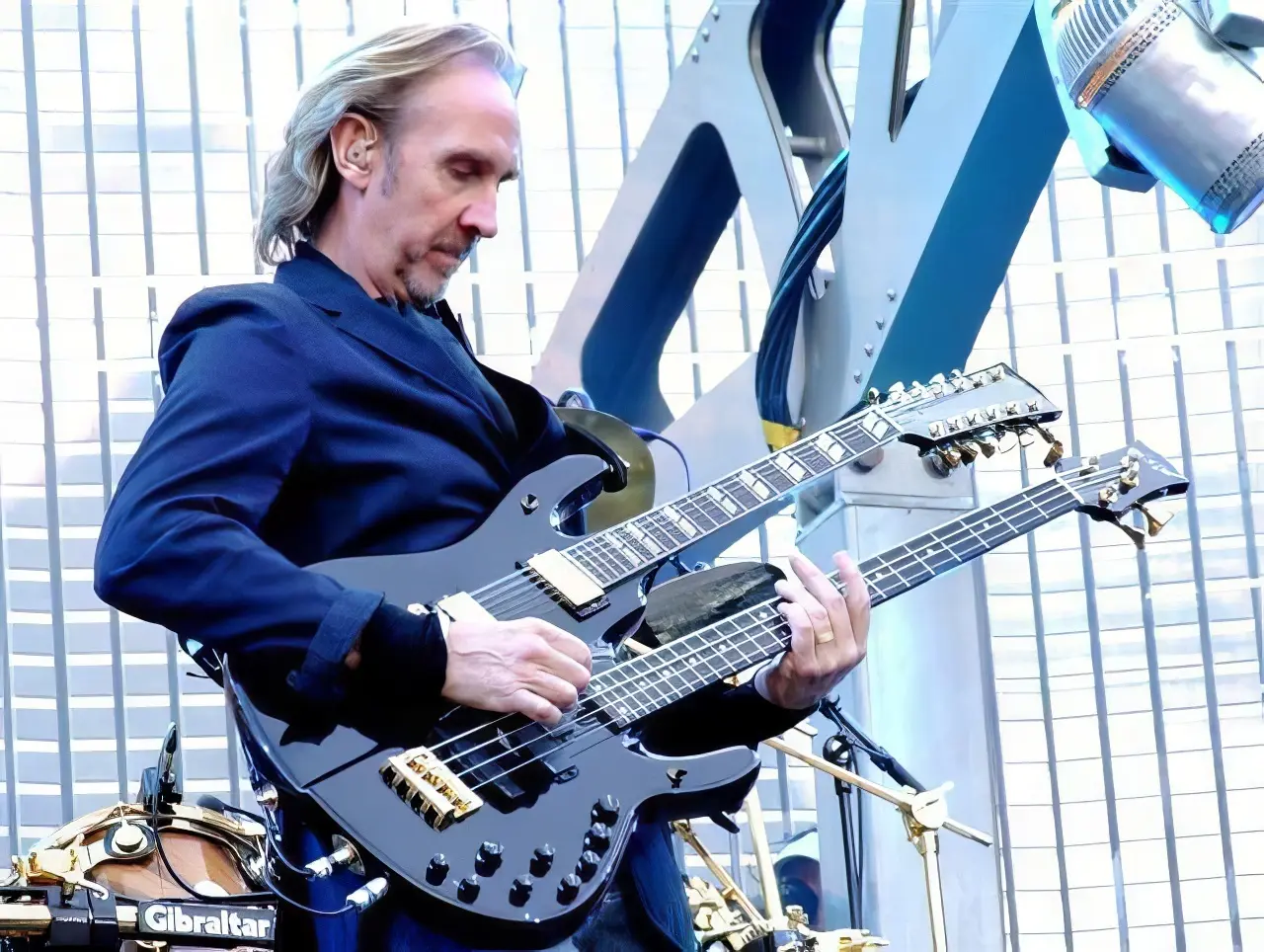 osoby mike rutherford
